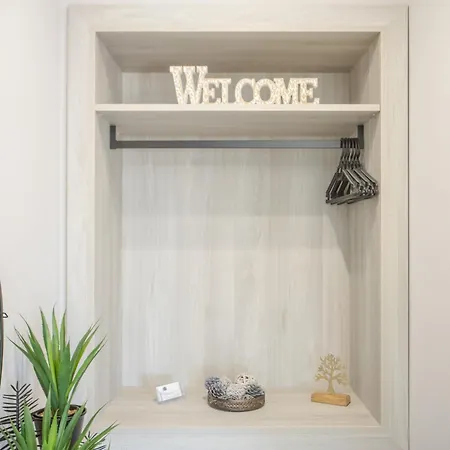 Petra's Charming Home, 500m To