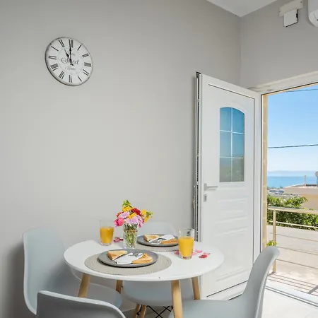 Petra's Charming Home, 500m To *