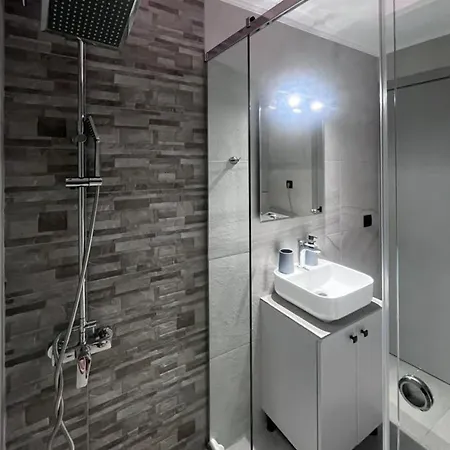 Petra's Charming Home, 500m To