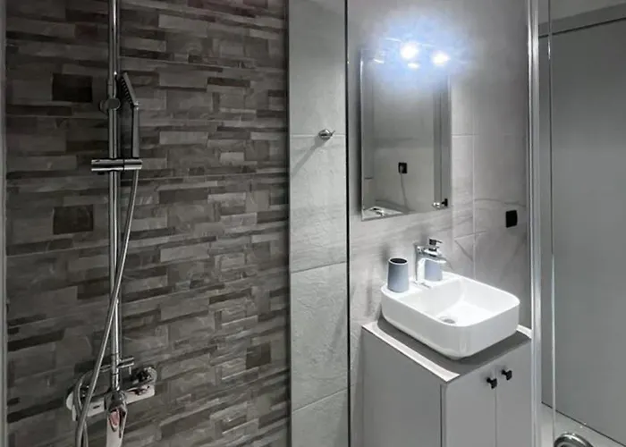 Petra's Charming Home, 500m To