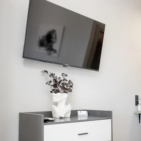 Petra's Charming Home, 500m To La Canea