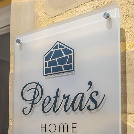 Petra's Charming Home, 500m To Appartamento La Canea