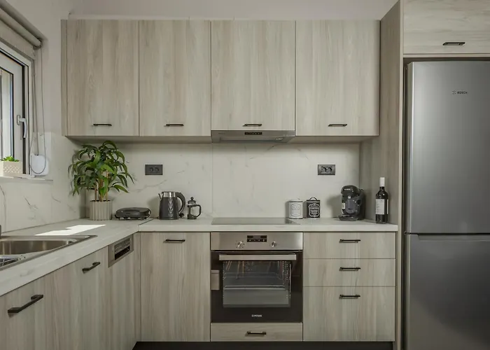 Petra's Charming Home, 500m To