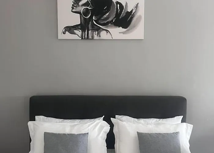 Petra's Charming Home, 500m To La Canea